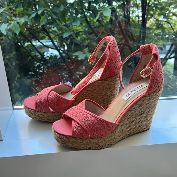 NWOT Steve Madden Sandals - Picture 2 of 6